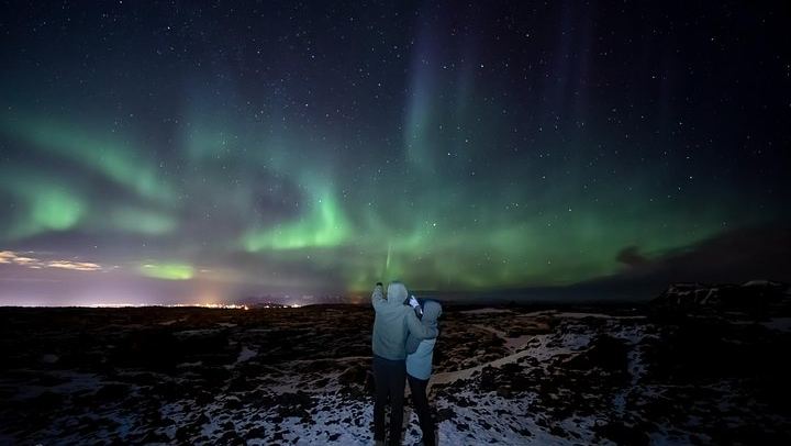 Northern Lights Hunt with Photography Help, Small Group Tour (3/11)