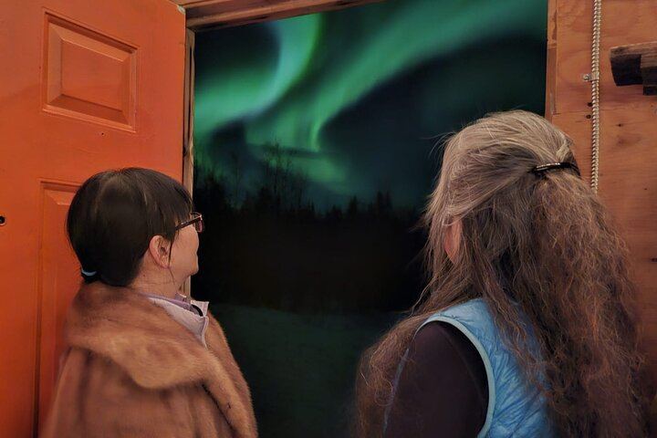 Intimate Aurora Cabin Night with Bannock and Fish Chowder (1/12)