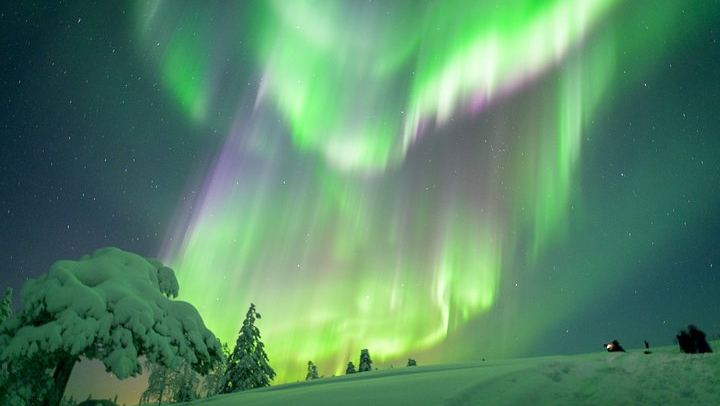 Snowmobile Aurora Hunt from Rovaniemi to a North Facing Hill (4/8)