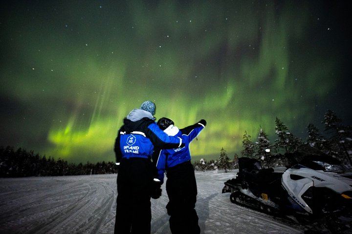 Snowmobile Aurora Hunt from Rovaniemi to a North Facing Hill (5/8)