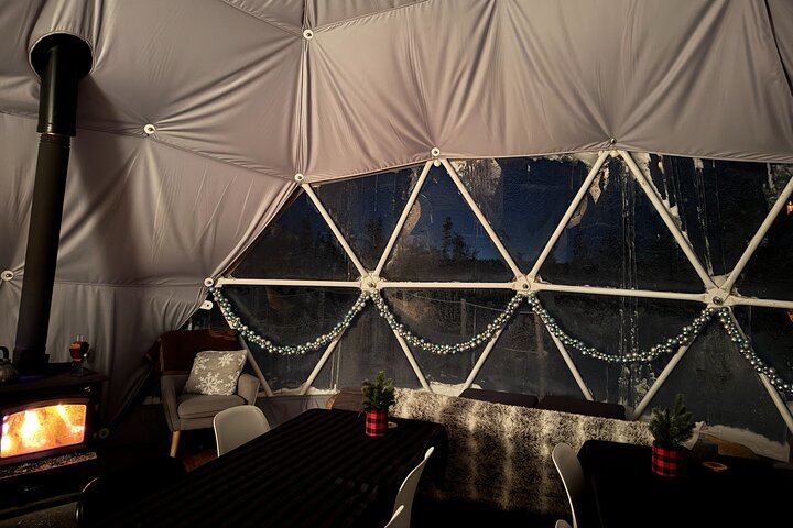 Skydome Aurora Viewing near Yellowknife with Hotel Pickup (10/12)