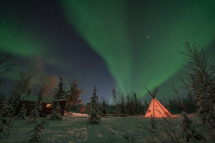 Intimate Aurora Cabin Night with Bannock and Fish Chowder (4/12)