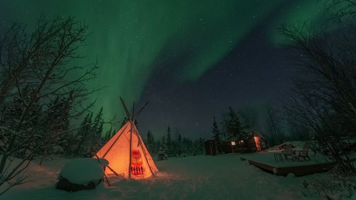 Intimate Aurora Cabin Night with Bannock and Fish Chowder