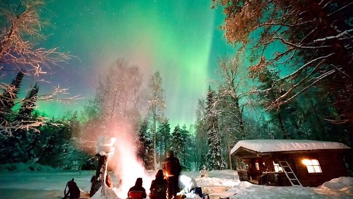 Northern Lights Evening at a Century Old Lakeside Cottage near Rovaniemi