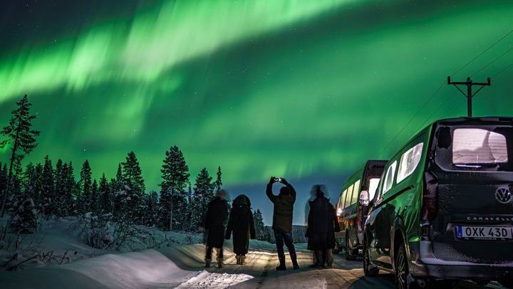 Kiruna Aurora Chase with a Street Food Dinner in a Tipi
