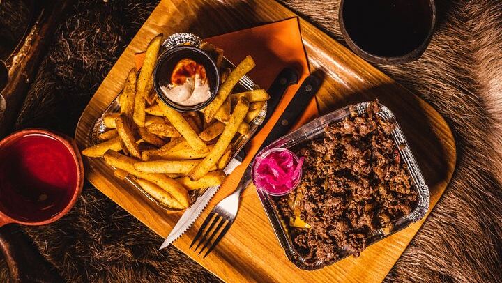 Kiruna Aurora Chase with a Street Food Dinner in a Tipi (1/12)