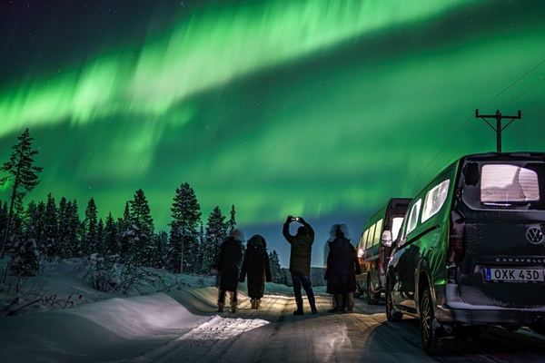 Kiruna Aurora Chase with a Street Food Dinner in a Tipi
