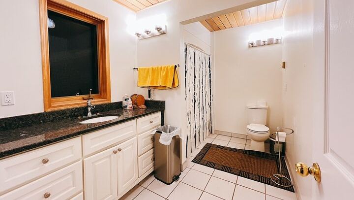 Yellowknife Winter Package: 5 Days, 4 Nights of Aurora and Day Trips (4/12)