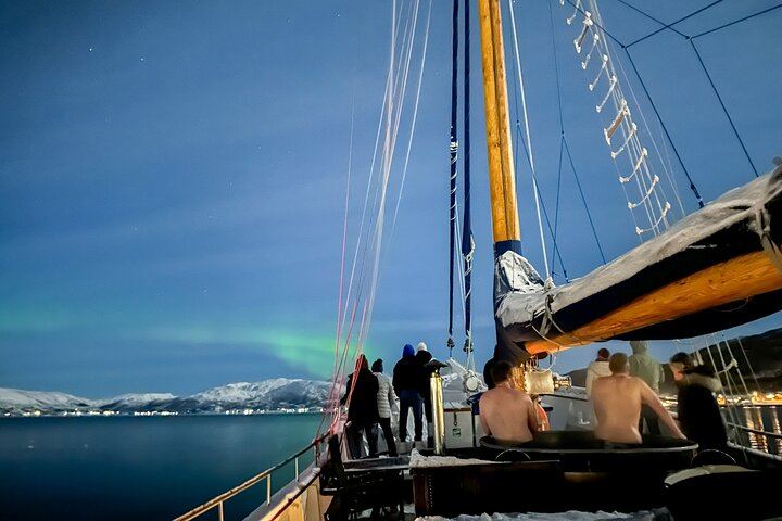 Northern Lights Yacht Cruise with Hot Tub from Tromso, 12 Guests (8/12)