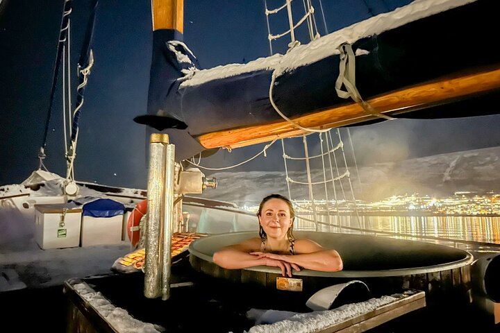 Northern Lights Yacht Cruise with Hot Tub from Tromso, 12 Guests (5/12)