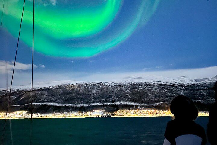 Northern Lights Yacht Cruise with Hot Tub from Tromso, 12 Guests (7/12)