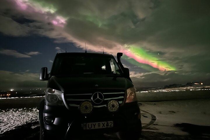 Northern Lights 4x4 Minibus Photography Tour from Akureyri (6/6)