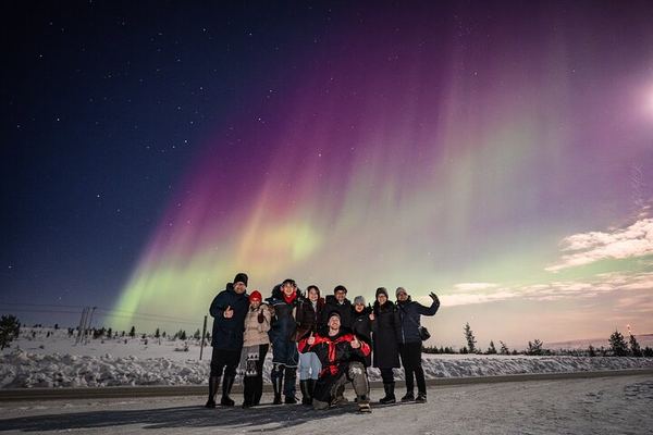 Expert Northern Lights Hunt from Rovaniemi with Photography, Max 8
