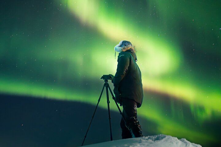Expert Northern Lights Hunt from Rovaniemi with Photography, Max 8 (4/5)