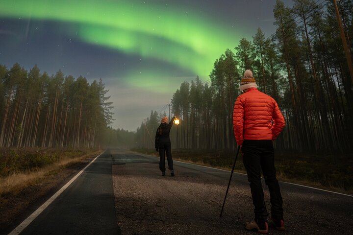 Expert Northern Lights Hunt from Rovaniemi with Photography, Max 8 (2/5)