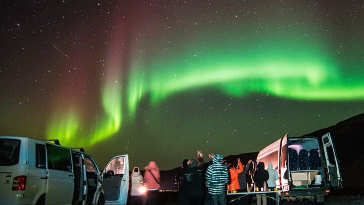 Northern Lights 4x4 Tour from Reykjavík with Icelandic Pastries and Cocoa (2/9)
