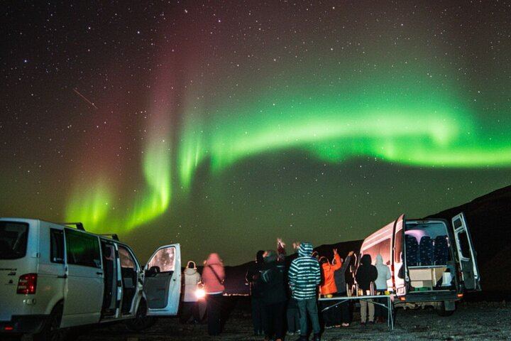 Northern Lights 4x4 Tour from Reykjavík with Icelandic Pastries and Cocoa (2/9)