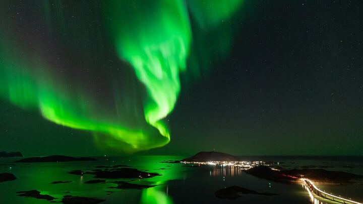 Northern Lights Adventure from Tromso in a Mercedes 4x4, Max 8 Guests (4/12)