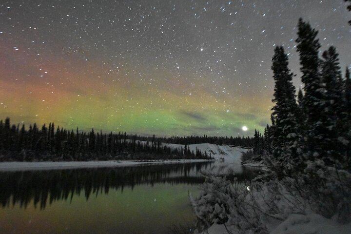 Northern Lights and Huskies at a Takhini River Dog Lodge (2/12)
