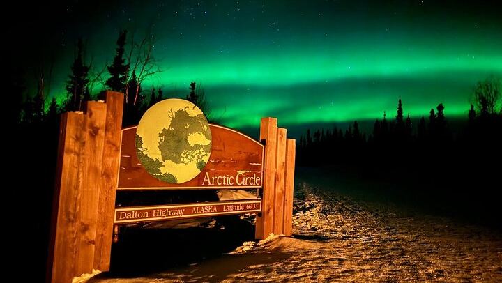 Fairbanks to the Arctic Circle Tour with Northern Lights, 12 to 14 Hours (1/12)