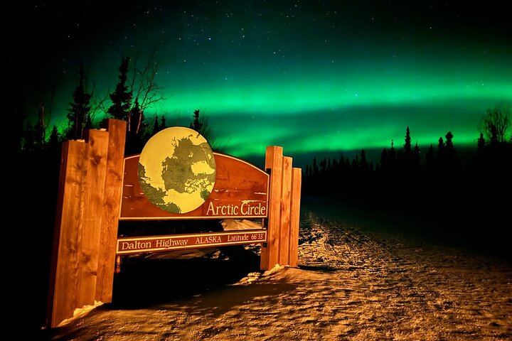 Fairbanks to the Arctic Circle Tour with Northern Lights, 12 to 14 Hours (1/12)