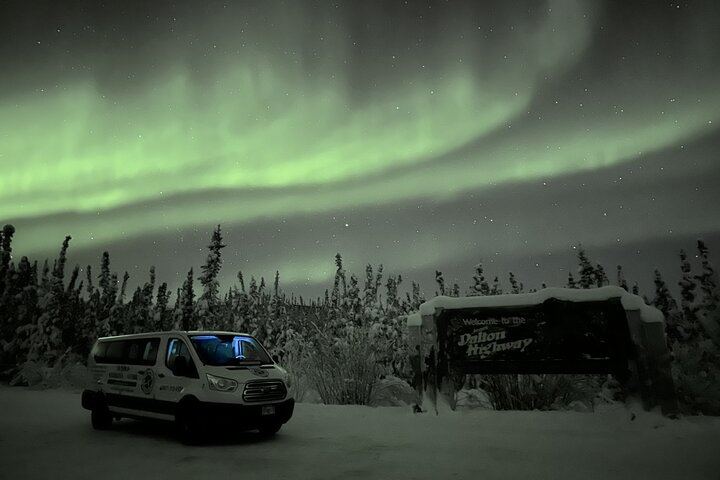 Fairbanks to the Arctic Circle Tour with Northern Lights, 12 to 14 Hours (8/12)