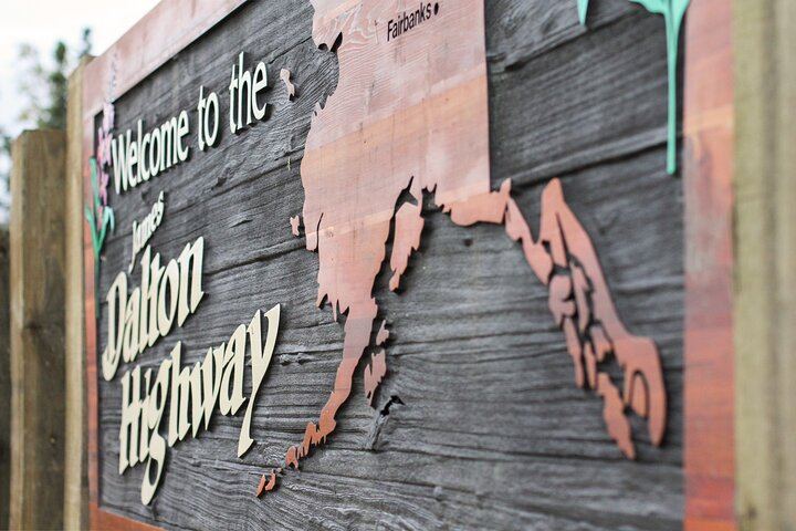 Fairbanks to the Arctic Circle Tour with Northern Lights, 12 to 14 Hours (3/12)