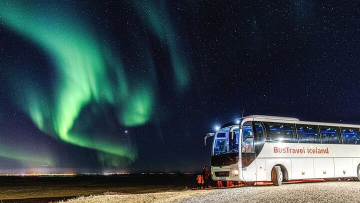 Northern Lights Bus Tour from Reykjavík with Hot Chocolate (4/8)