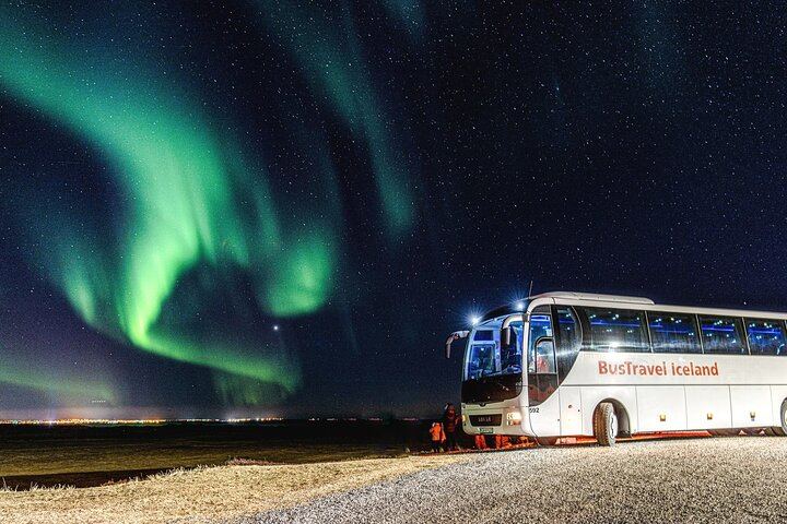 Northern Lights Bus Tour from Reykjavík with Hot Chocolate (4/8)