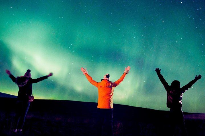 Northern Lights Bus Tour from Reykjavík with Hot Chocolate (5/8)