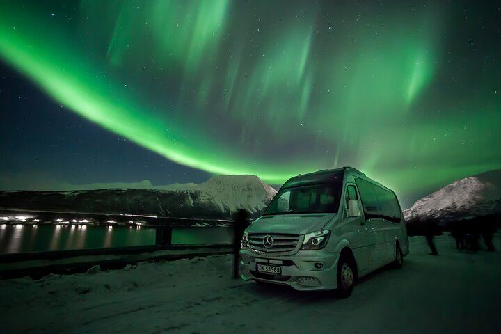 Small Group Northern Lights Chase from Downtown Tromso (4/6)