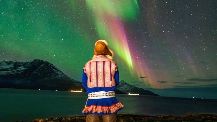 Northern Lights Chase with a Sami Guide, Campfire Meal and Photos (3/7)