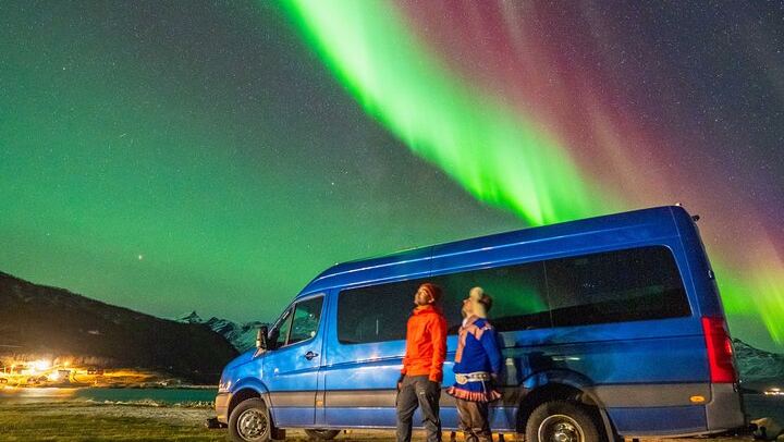 Northern Lights Chase with a Sami Guide, Campfire Meal and Photos (4/7)