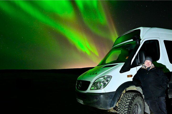 Northern Lights 4x4 Tour from Reykjavík with Icelandic Pastries and Cocoa (1/9)