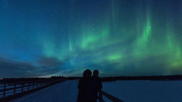 Chasse aux aurores en minibus au départ de Rovaniemi, avec feu de camp et séances photos (2/3)
