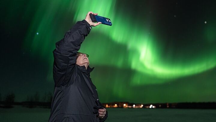 Aurora Photography Hunt from Rovaniemi with Next Day Photo Delivery (4/12)