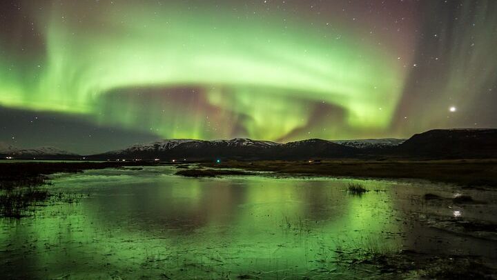 Northern Lights 4x4 Minibus Photography Tour from Akureyri