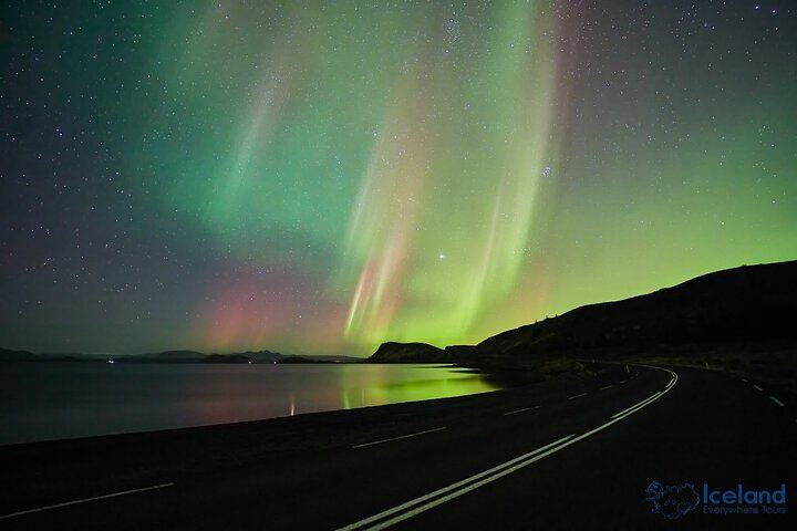 Northern Lights Midnight Adventure by Minibus from Reykjavík (2/6)