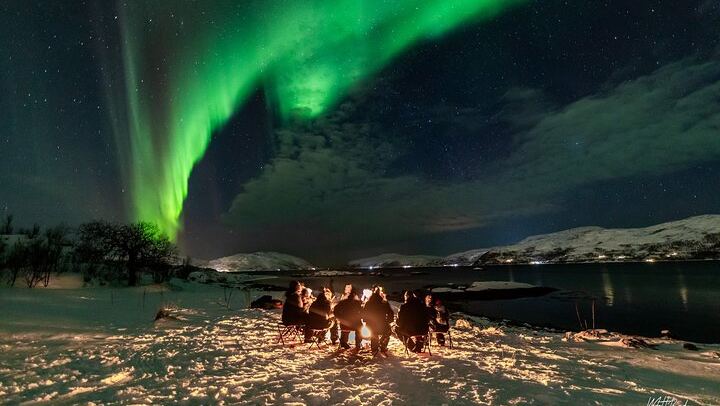 Northern Lights Minibus from Tromso with Photos, Dinner and Warm Suits (2/7)
