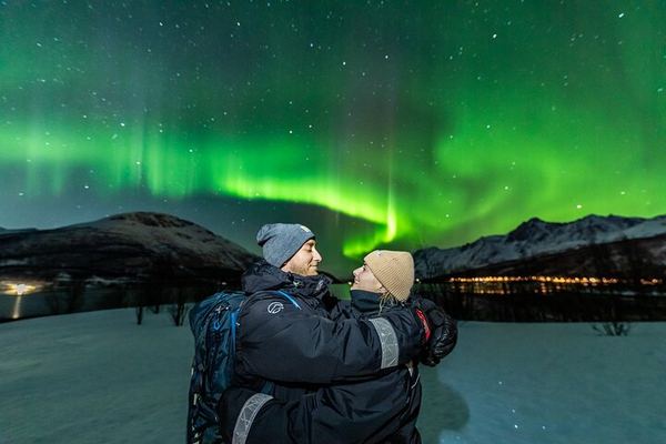 Northern Lights Minibus from Tromso with Photos, Dinner and Warm Suits