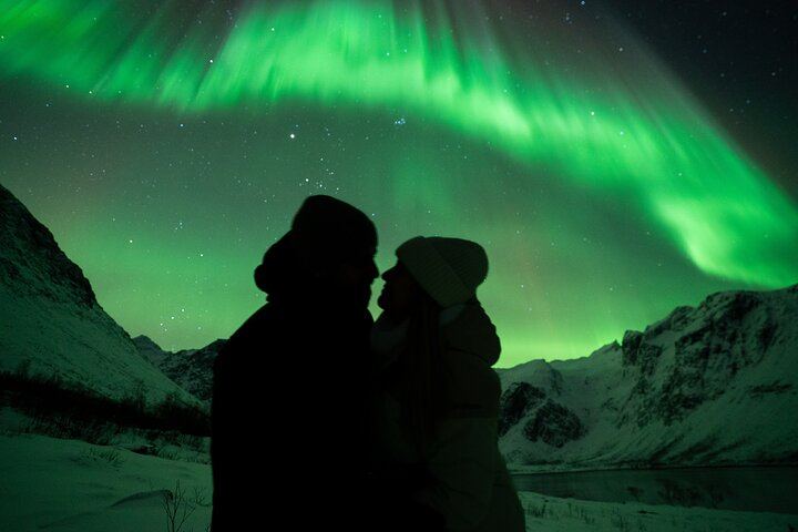 Northern Lights Minibus Chase from Tromso with Chasing Lights (7/11)