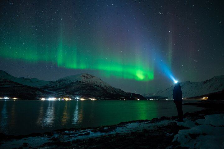 Northern Lights Minibus Chase from Tromso with Chasing Lights (9/11)