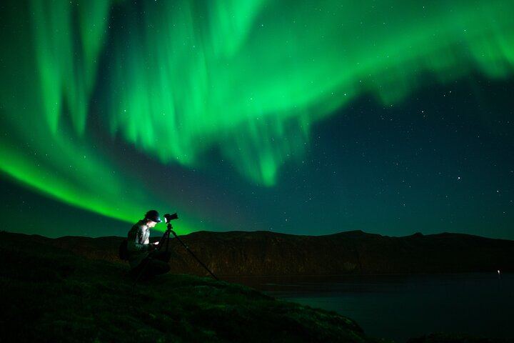 Northern Lights Minibus Chase from Tromso with Chasing Lights (11/11)