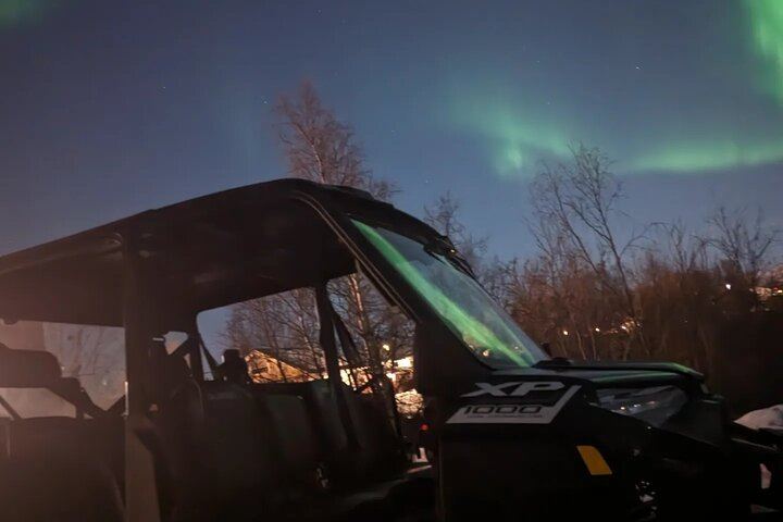 Northern Lights Minibus Chase, Maximum 16 People per Group (9/12)