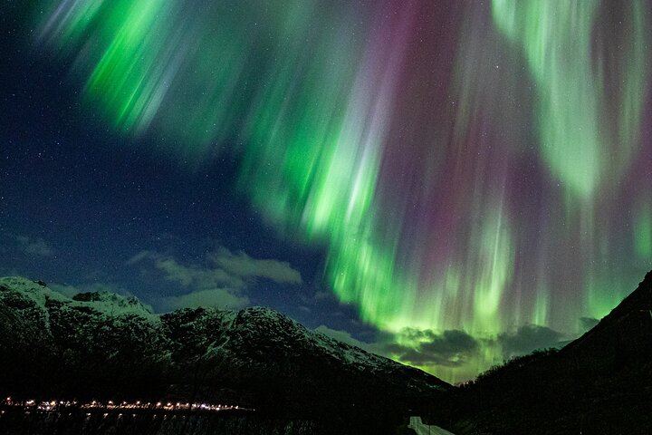 Northern Lights Minibus from Tromso with Photos, Dinner and Warm Suits (4/7)