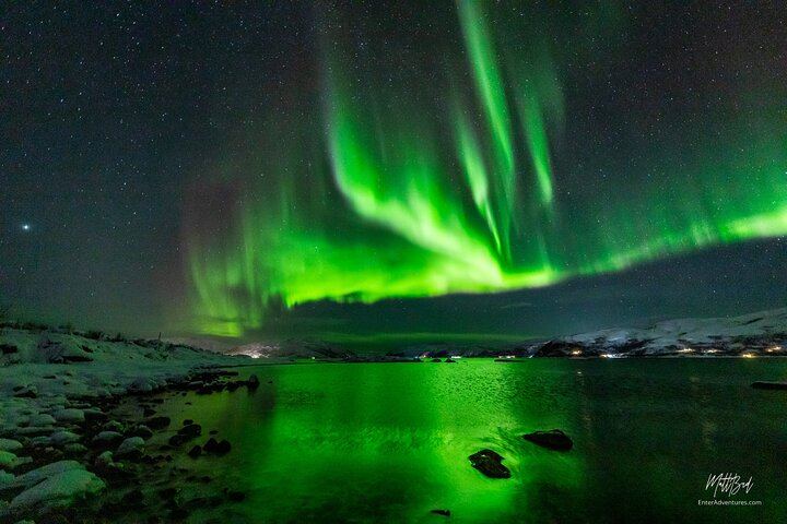 Northern Lights Minibus from Tromso with Photos, Dinner and Warm Suits (3/7)