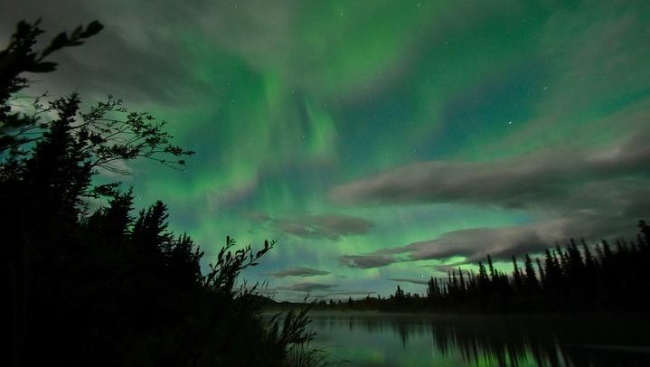 Northern Lights and Huskies at a Takhini River Dog Lodge (4/12)