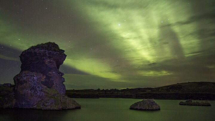 Guided Northern Lights Bus Tour through North Iceland (2/5)