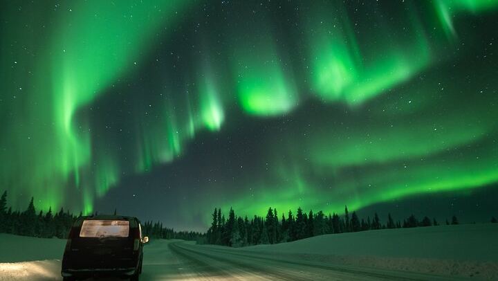 Aurora Photography Hunt from Rovaniemi with a Professional Hunter (2/12)