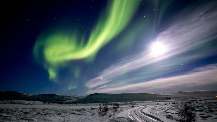 Guided Northern Lights Bus Tour through North Iceland (3/5)